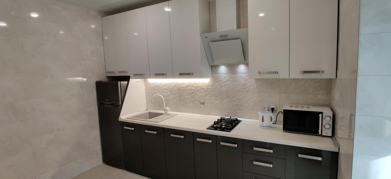 Luxury Apartments Atlant Loetsk Buitenkant foto